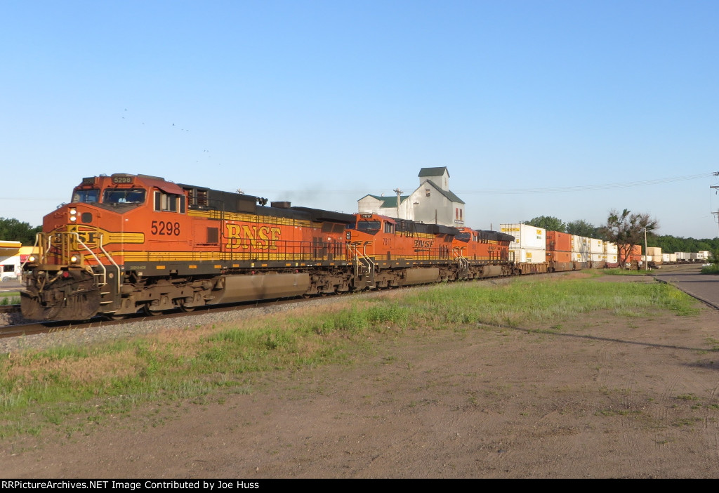 BNSF 5298 East